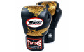 Боксерские перчатки Twins FBGVL3-23 black gold 12 oz Боксерские перчатки Twins FBGVL3-23 black gold 12 oz